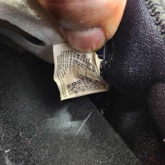 Nike LeBron XVIII 18 'Home' White Amarillo Black CQ9283-100 Men's Size 8.5 Shoes - Picture 7 of 16